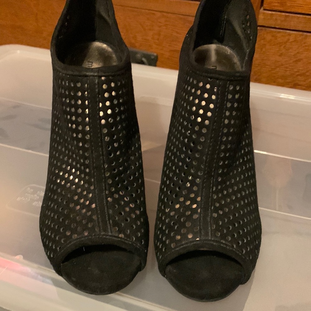 Madden girl heels. Open toe. Zip back. Womens 7. Heel 4”